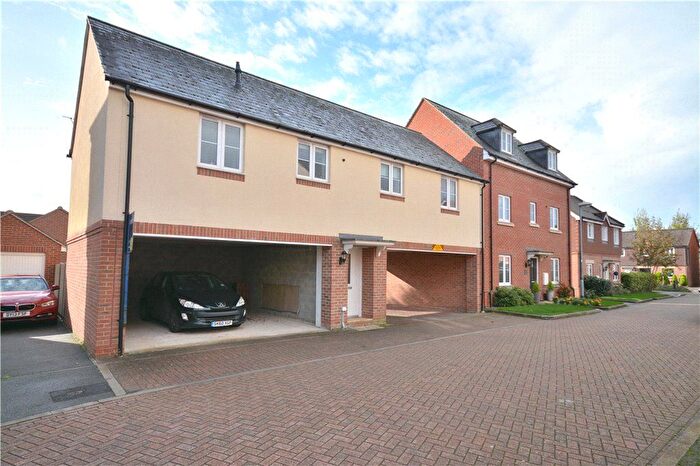 2 Bedroom Maisonette For Sale In The Robins, Bracknell, RG12