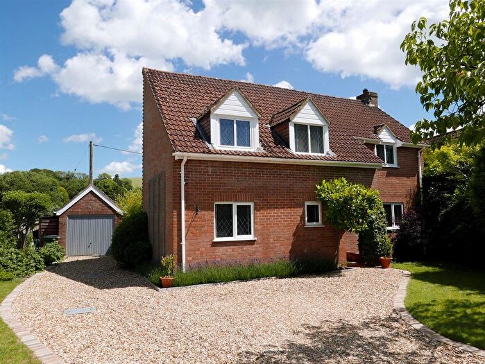 4 Bedroom Detached House For Sale In High Street, Upavon, Pewsey, SN9