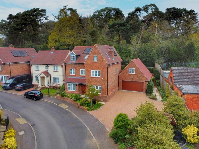 5 Bedroom Detached House For Sale In Swaffield Close, Ampthill, Bedfordshire, MK45