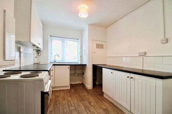3 Bedroom Maisonette For Sale In St. Fagans Rise, Cardiff, CF5