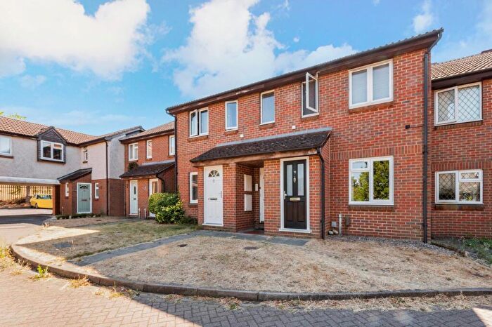 1 Bedroom Maisonette To Rent In Shaw Drive, Walton-on-Thames, KT12