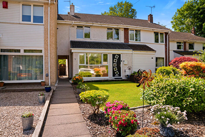 3 Bedroom Semi Detached House For Sale In Stoney Brae, Paisley, PA2