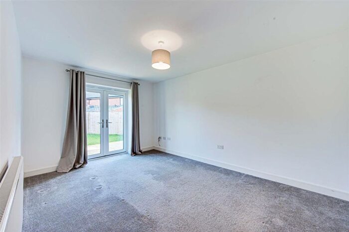 2 Bedroom Property To Rent In Kestrel Close, Congleton, CW12