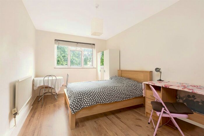 2 Bedroom Flat To Rent In Rodmell, Regent's Square, London, WC1H