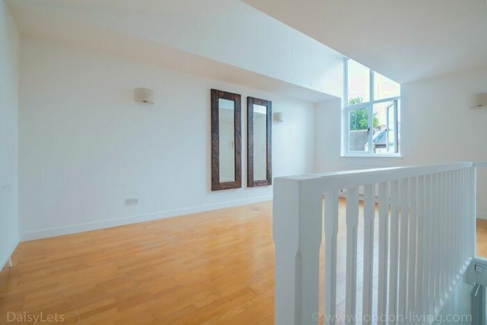 2 Bedroom Flat To Rent In Scylla Road, Peckham, London, SE15