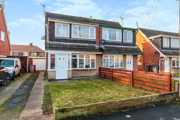3 Bedroom Semi-Detached House To Rent In Valentia Road, Blackpool, Lancashire, FY2
