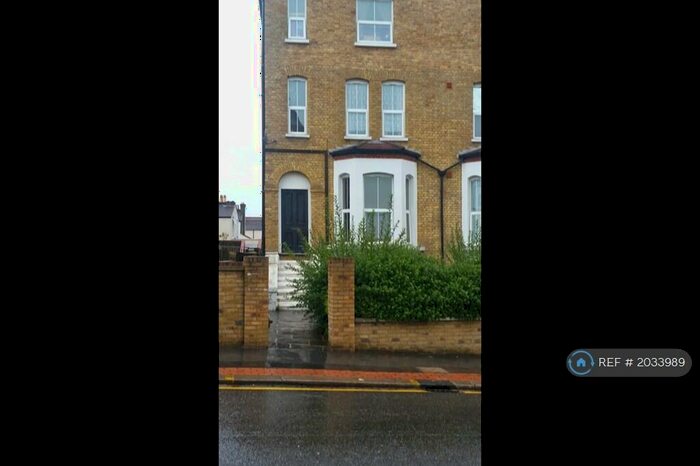 1 Bedroom Flat To Rent In Croydon, London, SE25