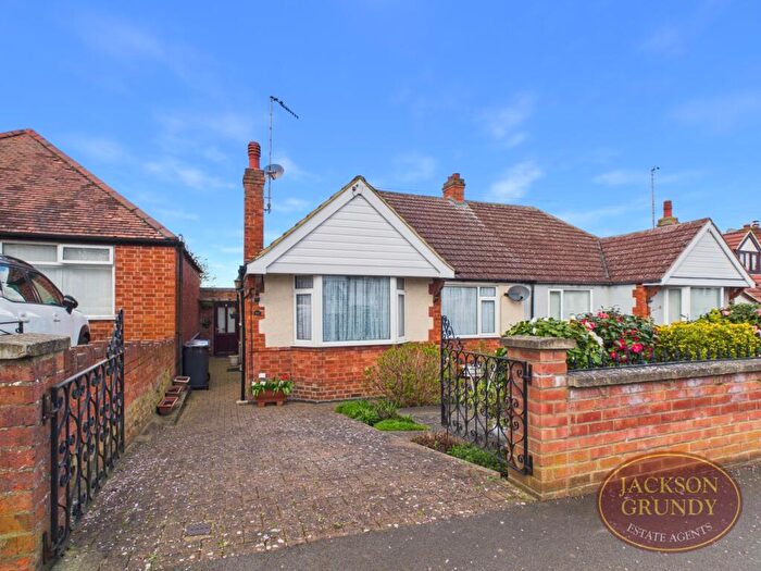 2 Bedroom Semi-Detached Bungalow For Sale In Delamere Road, Delapre, NN4