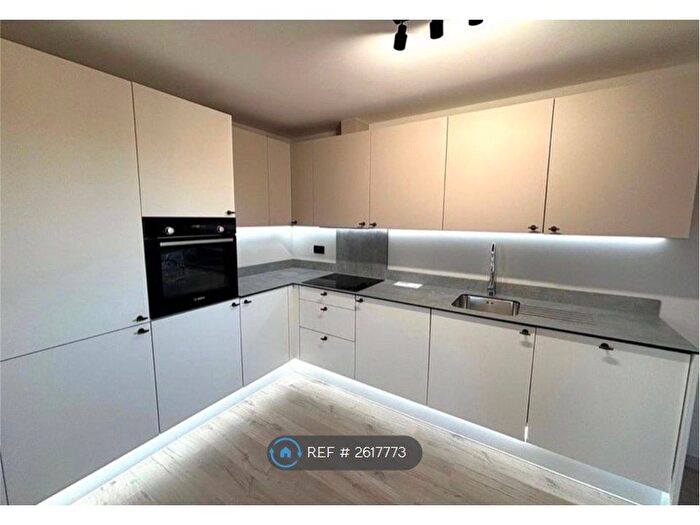 1 Bedroom Flat To Rent In Claydon Court, Staines-Upon-Thames, TW18
