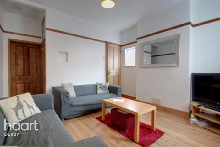 3 Bedroom End Of Terrace House To Rent In Oxford Street, Leicestershire, LE11