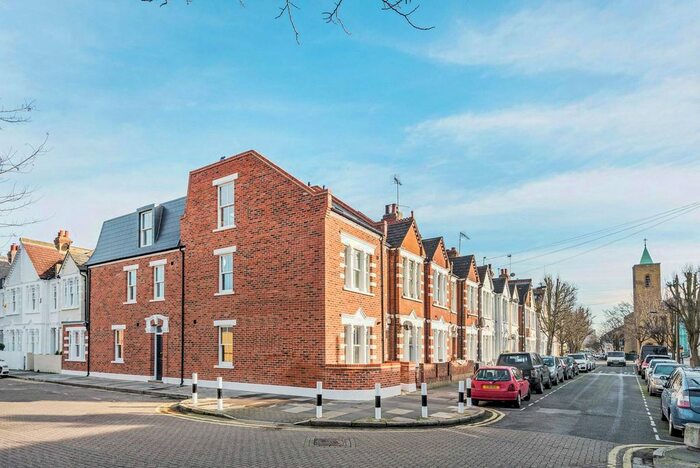 1 Bedroom Flat To Rent In Stephendale Road, Fulham, London, SW6
