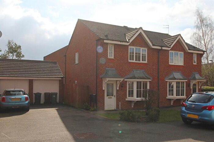3 Bedroom Semi-Detached House To Rent In Adam Dale, Loughborough, LE11