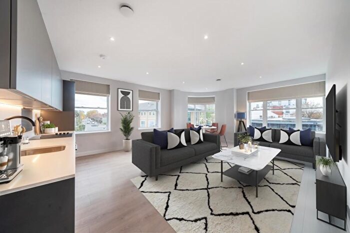 1 Bedroom Flat To Rent In Chertsey, Surrey, KT16