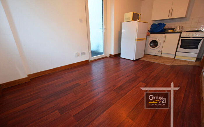 1 Bedroom Flat To Rent In |Ref: |, Rayners Gardens, Southampton, SO16