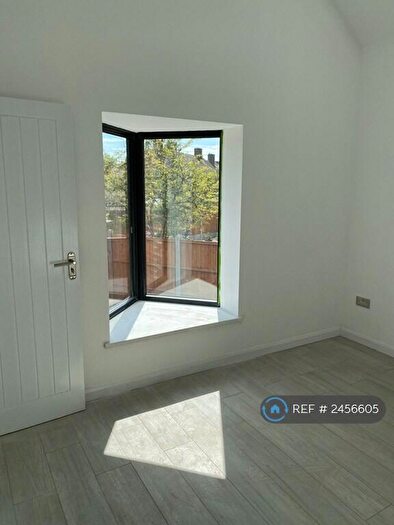 2 Bedroom Detached House To Rent In Winslow Grove, London, E4