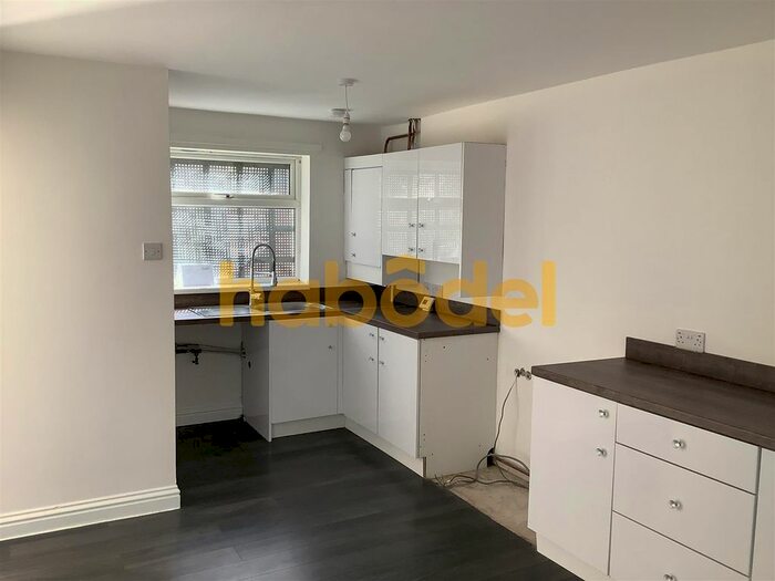 3 Bedroom Terraced House To Rent In Mendip Court, Carlton-In-Lindrick, Worksop, S81