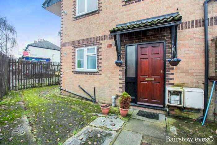 Studio To Rent In Brookscroft Road, London, E17