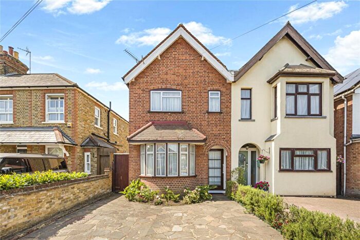 3 Bedroom Semi-Detached House For Sale In Cottimore Lane, Walton-On-Thames, KT12