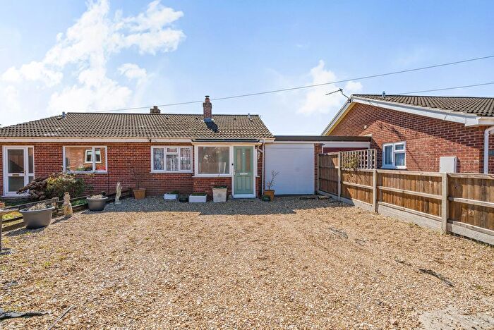 2 Bedroom Semi-Detached Bungalow For Sale In Admirals Walk, Hingham, Norwich, NR9
