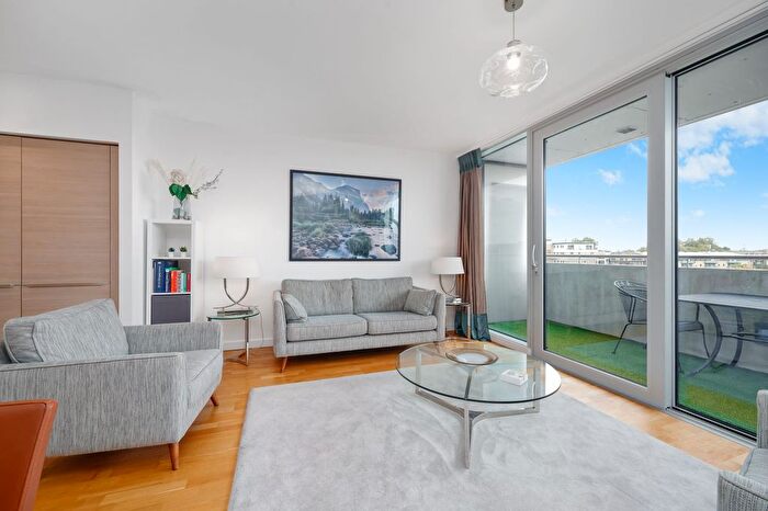 2 Bedroom Flat To Rent In Colonial Drive, London, W4