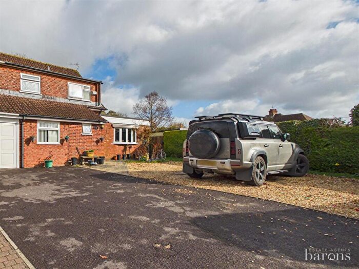 3 Bedroom Semi-Detached House For Sale In Foxmoor Close, Oakley, Basingstoke, RG23