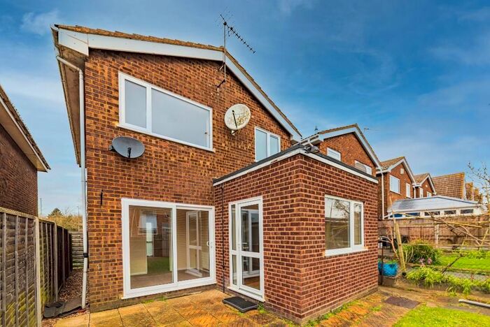 3 Bedroom Detached House To Rent In Manton Lane, Bedford, MK41