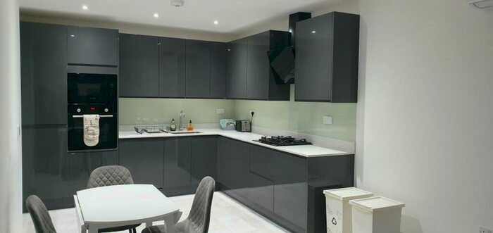 2 Bedroom Flat To Rent In Boxtree Road, Harrow, HA3