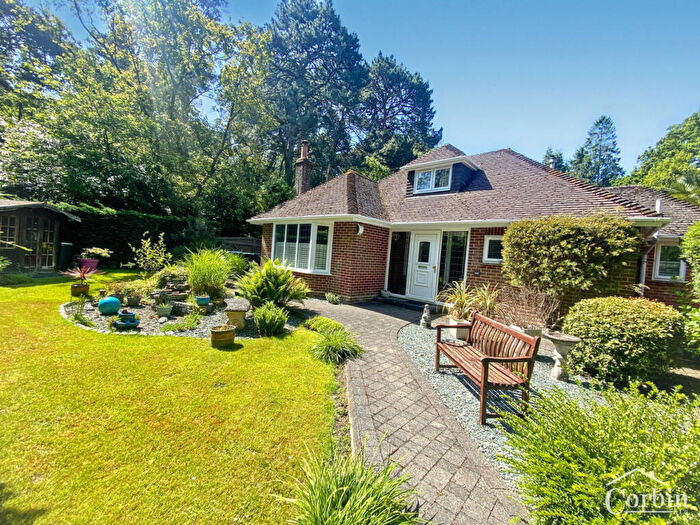 3 Bedroom Bungalow To Rent In Wimborne Road, Bournemouth, BH10