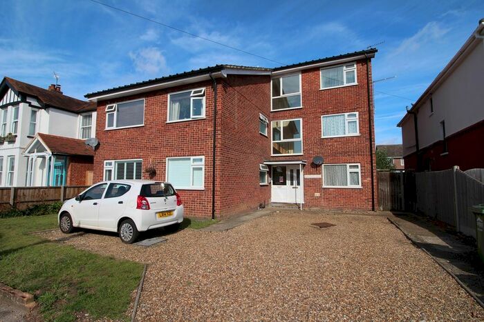 1 Bedroom Flat To Rent In Woodthorpe Road, Ashford, TW15