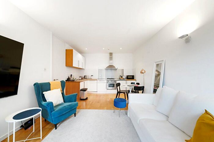 1 Bedroom Apartment To Rent In Dallington Square, EC1V