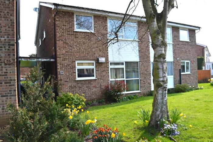 2 Bedroom Maisonette To Rent In Cromwell Avenue, Thame, Oxfordshire, OX9