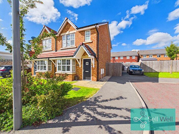 3 Bedroom Semi Detached House For Sale In Dandelion Green, Worsley, Manchester, M28