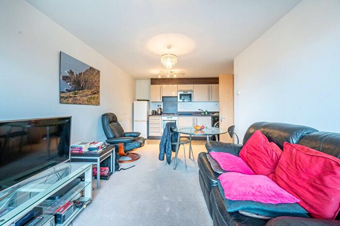 2 Bedroom Flat For Sale In Cannock Court, Walthamstow, London, E17