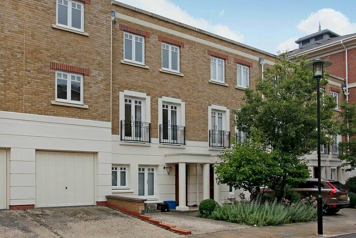 3 Bedroom Town House To Rent In Arosa Road, East Twickenham, TW1