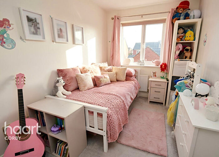 4 Bedroom End Of Terrace House For Sale In Flycatcher Road, Corby, NN18