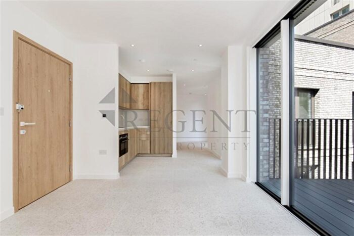 Apartment To Rent In Georgette Apartments, Cendal Crescent, E1