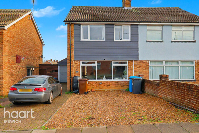 3 Bedroom Semi-Detached House For Sale In High View Road, Ipswich, IP1