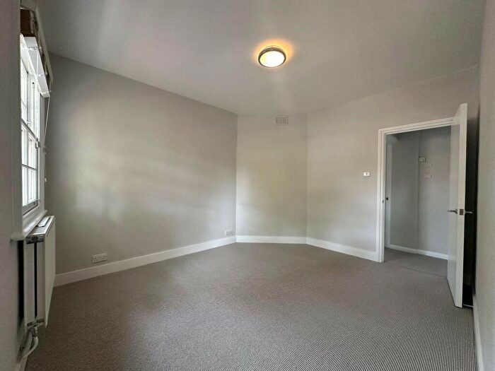 2 Bedroom Flat To Rent In Levendale Road, London, SE23