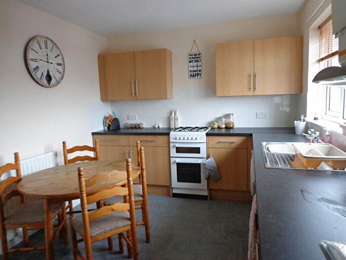 3 Bedroom Flat To Rent In Dowlers Hill Crescent, Redditch, B98