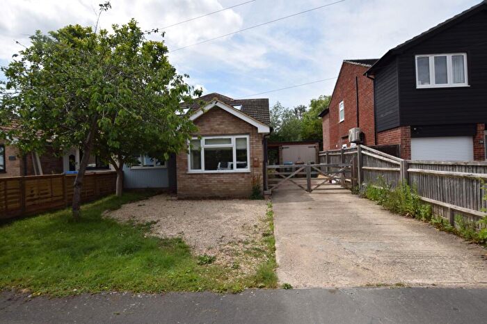 5 Bedroom Bungalow To Rent In College Crescent, Oakley, HP18