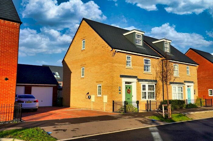 4 Bedroom Detached House To Rent In Hermes Row, Brooklands, MK10