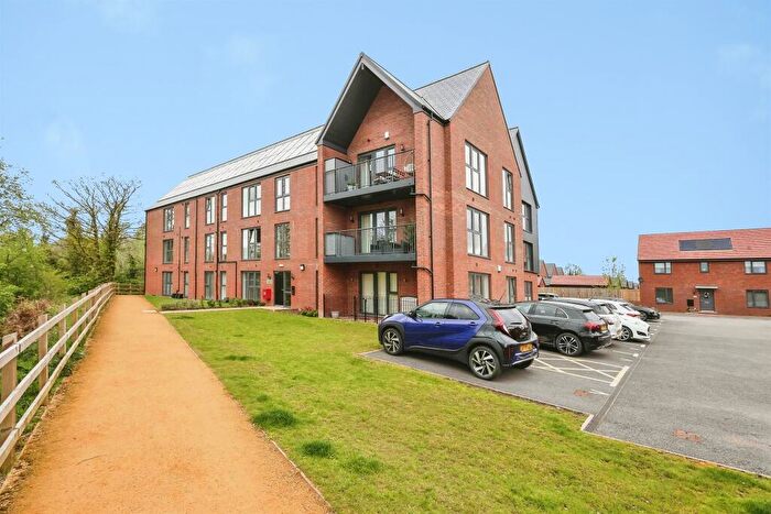 2 Bedroom Apartment For Sale In Spillway Court, Stourbridge, DY8