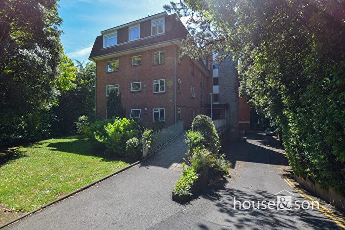 1 Bedroom Apartment For Sale In Woodland Grange, Dean Park Road, Dean Park, Bournemouth, BH1