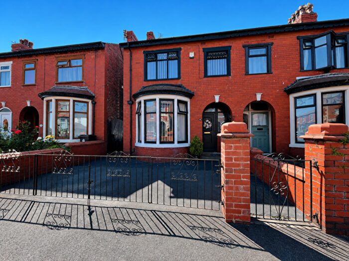 3 Bedroom End Of Terrace House For Sale In Lynwood Avenue, Layton, FY3