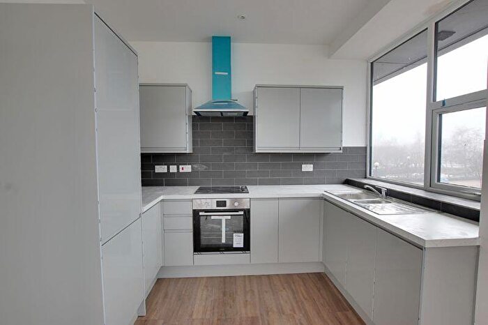 2 Bedroom Flat To Rent In The Pavillions, Trowbridge, BA14