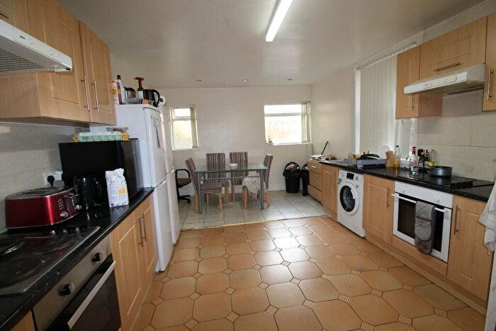 8 Bedroom Terraced House To Rent In Bainbrigge Road, Leeds, West Yorkshire, LS6