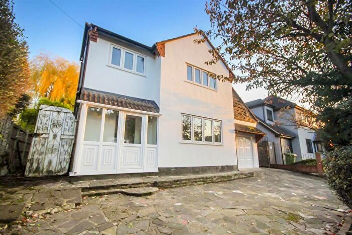 5 Bedroom Detached House To Rent In Selwood Road, Brentwood, Essex, CM14