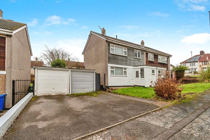 3 Bedroom Semi-detached House For Sale In Fircroft Close, Cannock, WS11