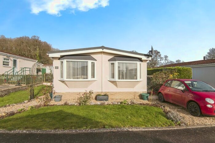 2 Bedroom Mobile/park Home For Sale In Valley Road, Clyst St. Mary, Exeter, EX5