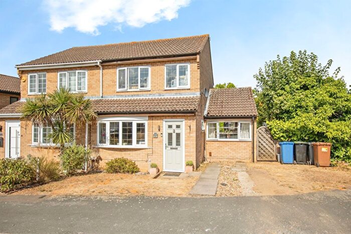 3 Bedroom Semi Detached House For Sale In Lavenham Road, Ipswich, IP2